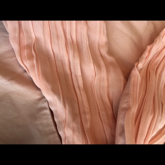 Unique crepe top New York and Company - Picture 5 of 11